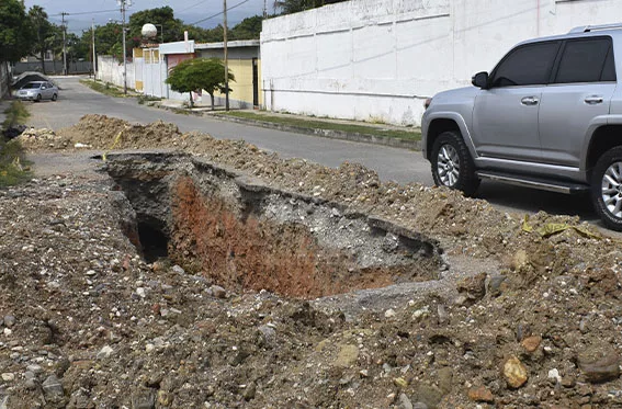 Contaminación y congestión vial afecta a la urbanización Barici
