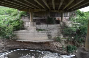 Harán abordaje: Cuatro puentes de Lara en estado crítico