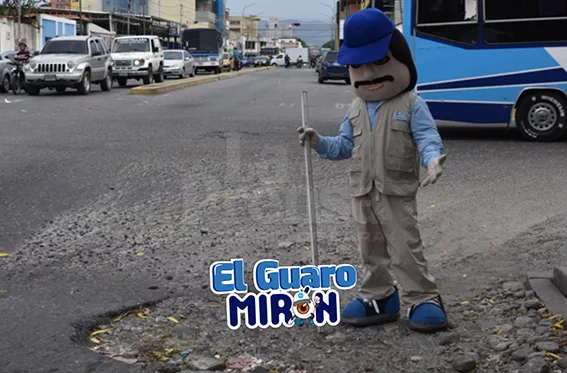 Guaro Mirón: Gran hueco en la avenida Andrés Bello del centro de Barquisimeto