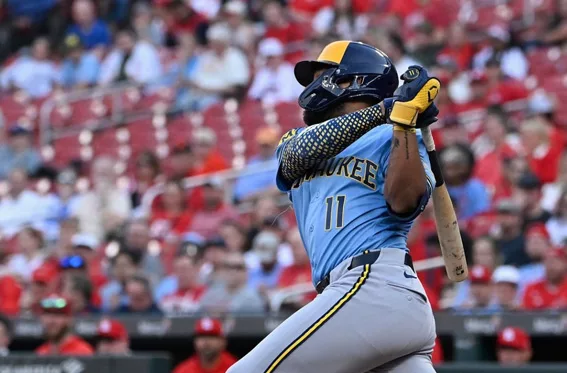 Jackson Chourio regresa encendido y se va de 4-4
