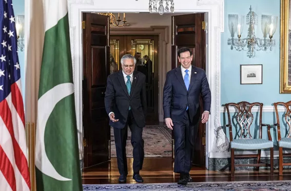Marco Rubio se reúne con el canciller de Pakistán en Washington para abordar tensiones en Medio Oriente