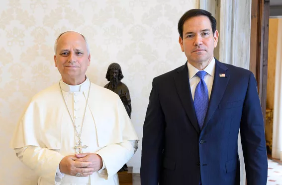 Marco Rubio se reúne en el Vaticano con el Papa León XIV para aliviar tensiones