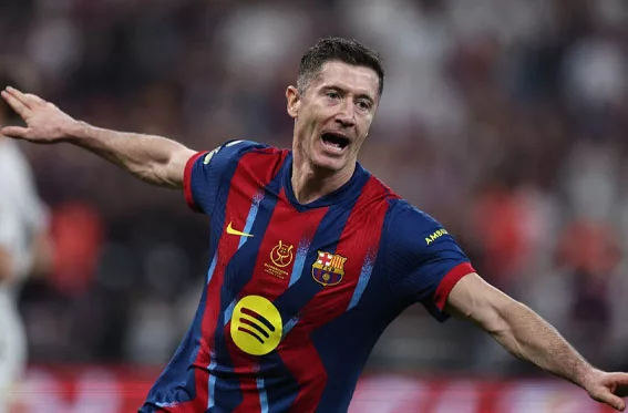 Robert Lewandowski anuncia su salida del Barcelona al finalizar la temporada