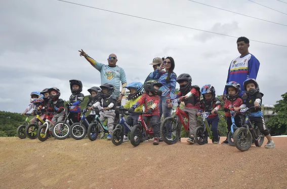 Club Ciclismo de Lara impulsa el BMX Racing infantil desde el primer año de edad