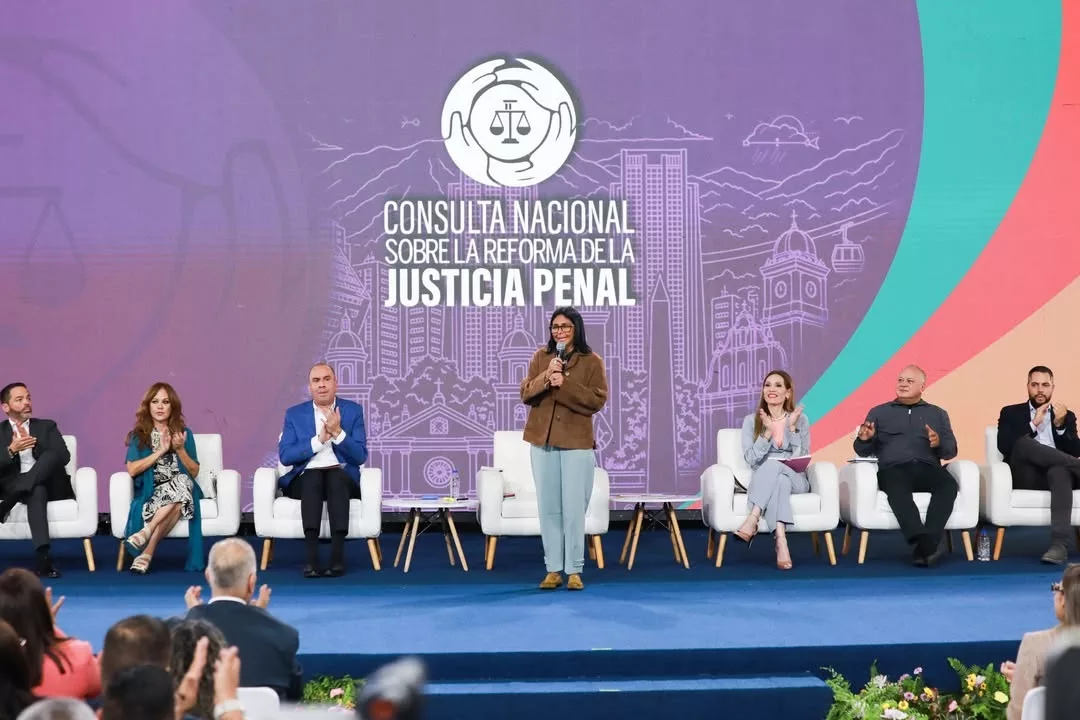 Delcy Rodr{iguez combatirá la extorsión en instituciones de justicia