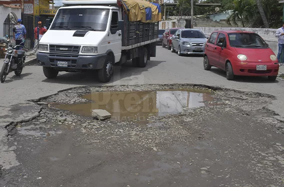 Deterioro vial afecta el tráfico en el Barrio Japón I