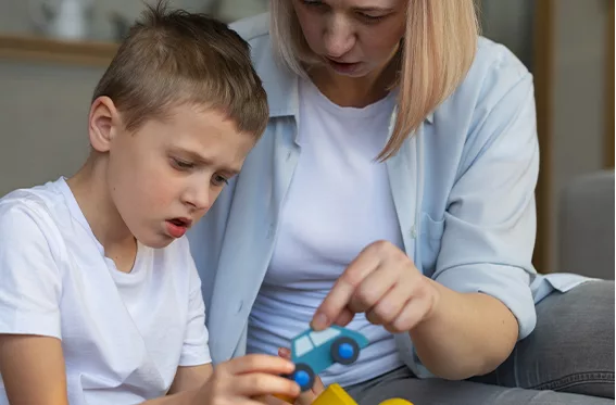 El trauma invisible de la invalidación diaria en el autismo