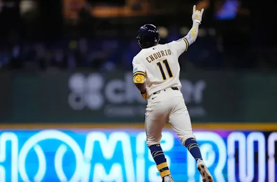 Jackson Chourio mantiene su gran momento ofensivo con un nuevo cuadrangular
