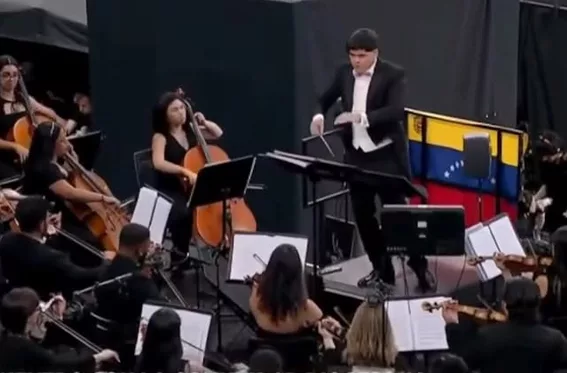 La Orquesta Carlos Cruz-Díez hace historia al tocar para el Papa León XIV en Madrid