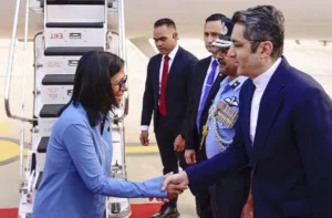 La presidenta encargada, Delcy Rodríguez, viaja a la India para fortalecer cooperación energética