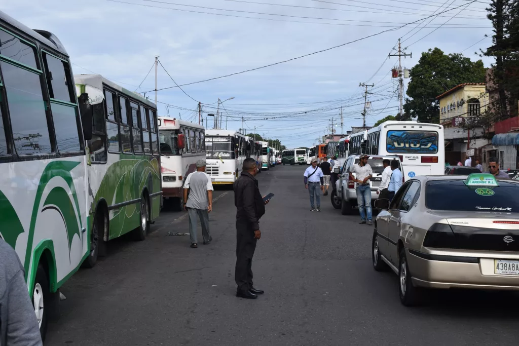 Más de 2000 trabajadores del Terminal Terrestre de Barquisimeto se ven afectadas por los "terminales paralelos"