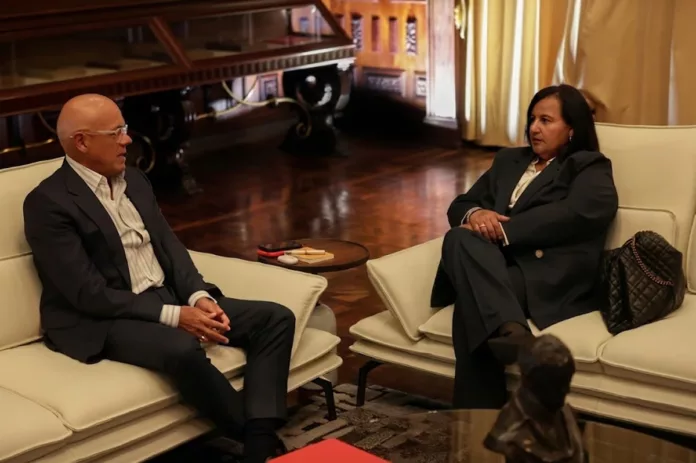Dinorah Figuera fue enviada por EE.UU para reunirse con Jorge Rodríguez