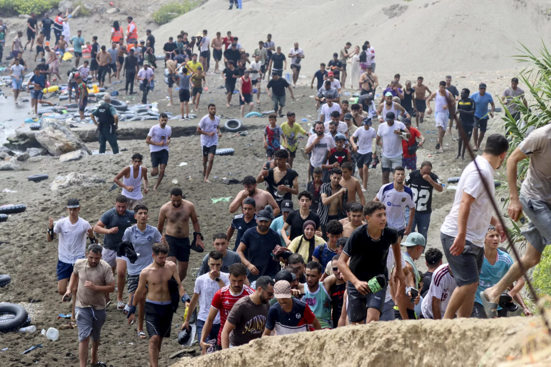 Escalada migratoria en Ceuta deja al menos 40 muertos y genera tensiones en Europa