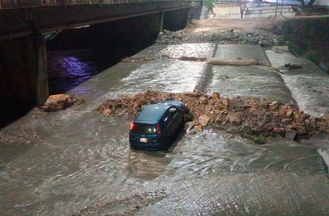 Vehículo cayó desde el puente Yacural en horas de la madrugada