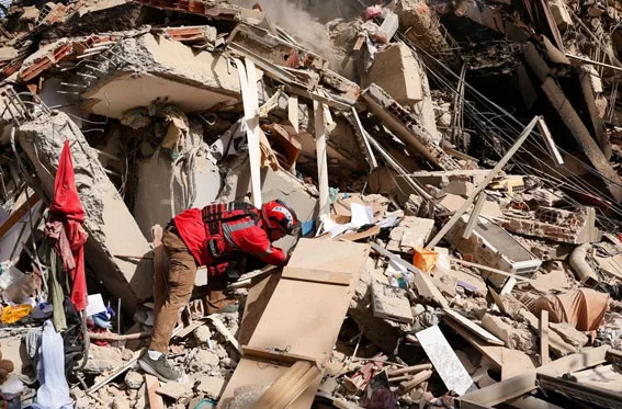 Al menos 208 extranjeros han muerto por el doble terremoto en Venezuela