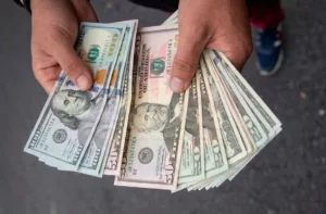 Economistas: brecha cambiaria seguirá desacelerándose