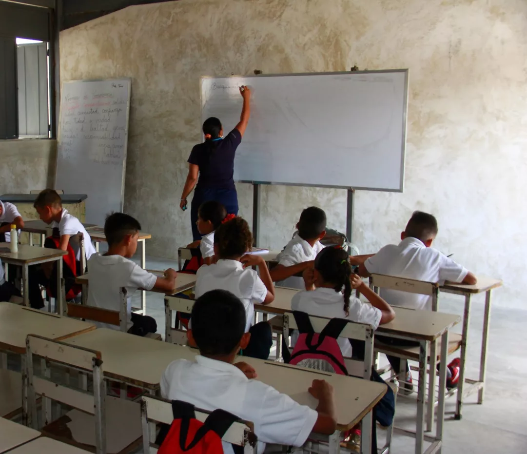 Colegios desde junio se debaten en si aumentar monto de mensualidades