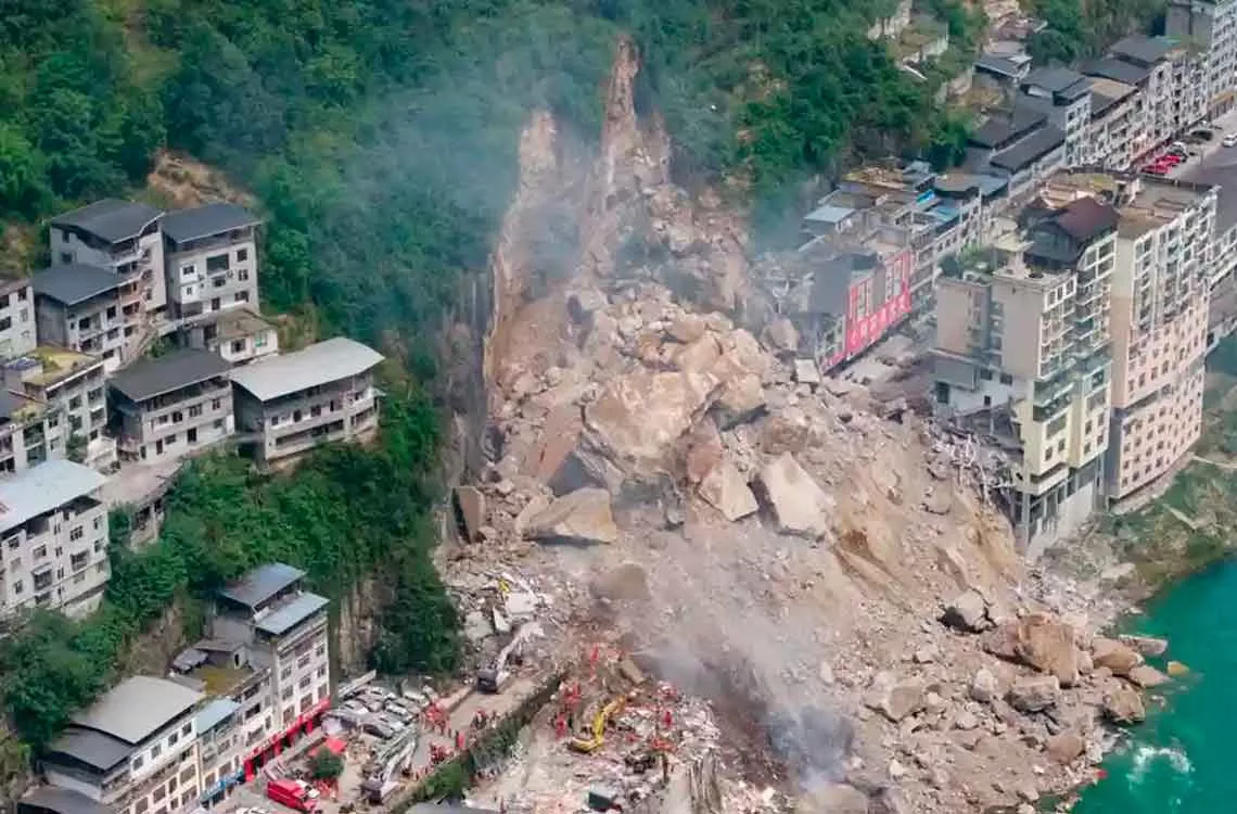 Deslizamiento en China deja desaparecidos y 1.100 evacuados