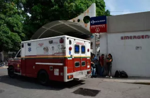 Joven es atacado a machetazos en El Cercado
