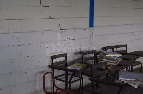 Escuela es radiografía del deterioro de planteles