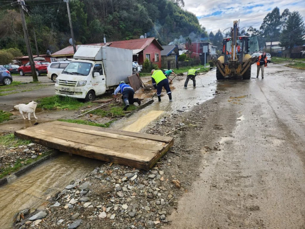 Fuerte temporal en Chile deja cinco muertos y casi 100.000 personas aisladas