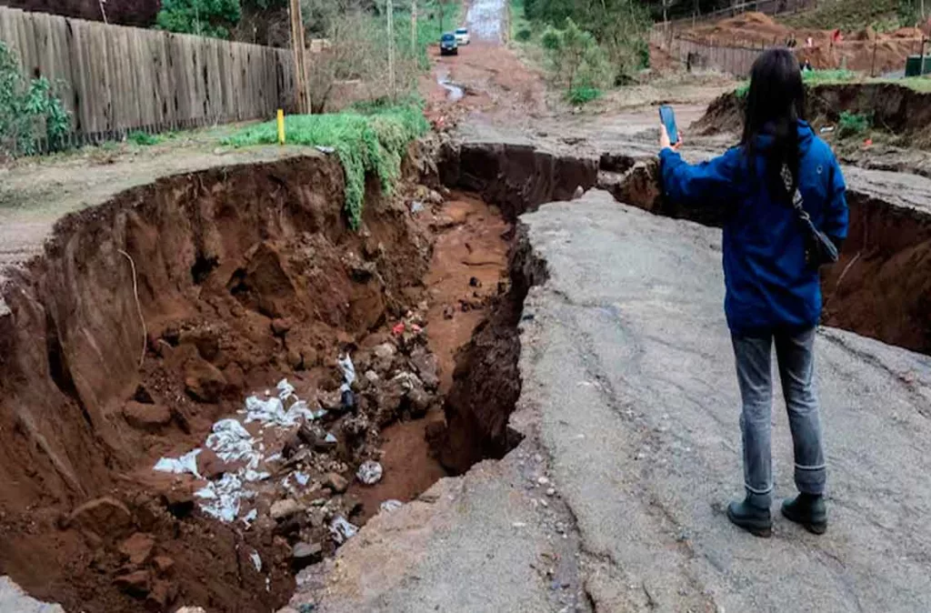 Fuerte temporal en Chile deja cinco muertos y casi 100.000 personas aisladas 3