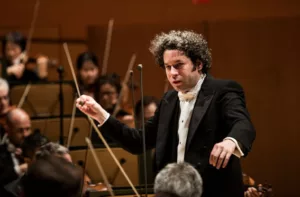 Gustavo Dudamel y la Filarmónica de Los Ángeles ofrecerán un concierto a beneficio de las víctimas de los sismos en Venezuela