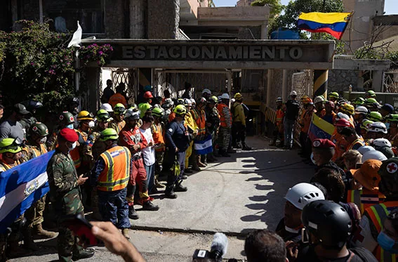 Hernán Gil fue rescatado tras casi ocho días bajo los escombros en La Guaira