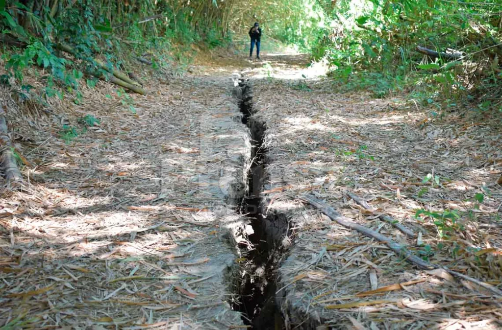 La tierra se abrio