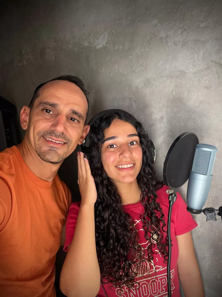 Larenses transmiten gratitud y esperanza con una cancion 1