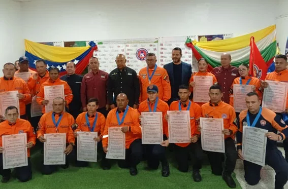 Rescatistas larenses reciben Orden Juan Jacinto Lara por su labor de salvamento en zonas afectadas por sismos