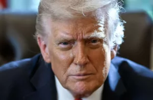 Trump advierte a Irán: "Hay 1.000 misiles armados y preparados" apuntando al país