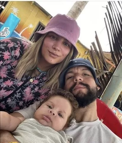 El capitán de la selección estaba junto a su esposa e hijo El capitán de la selección estaba junto a su esposa e hijo