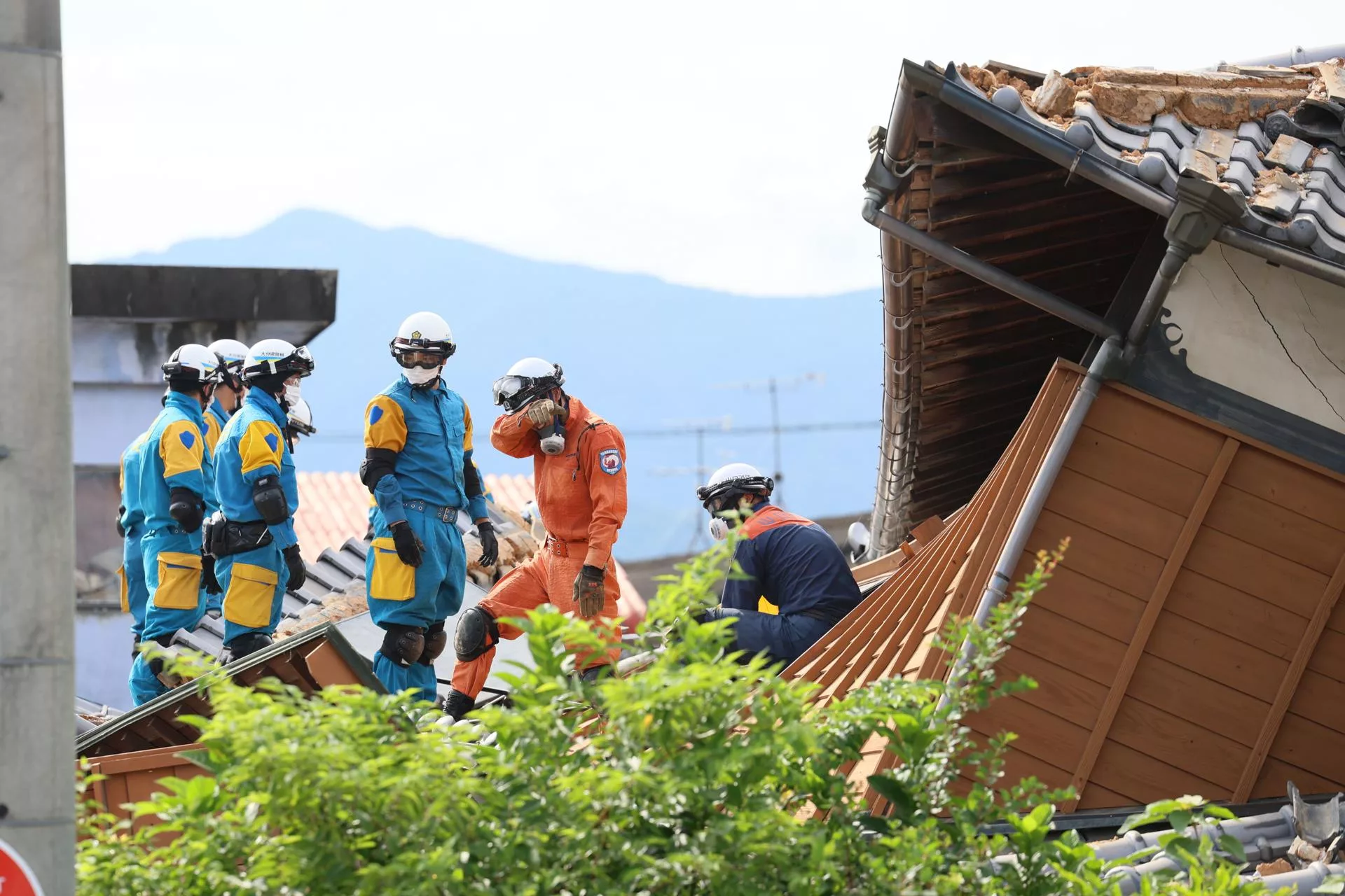 Asciende a 34 la cifra de fallecidos por el terremoto en el sur de Japón