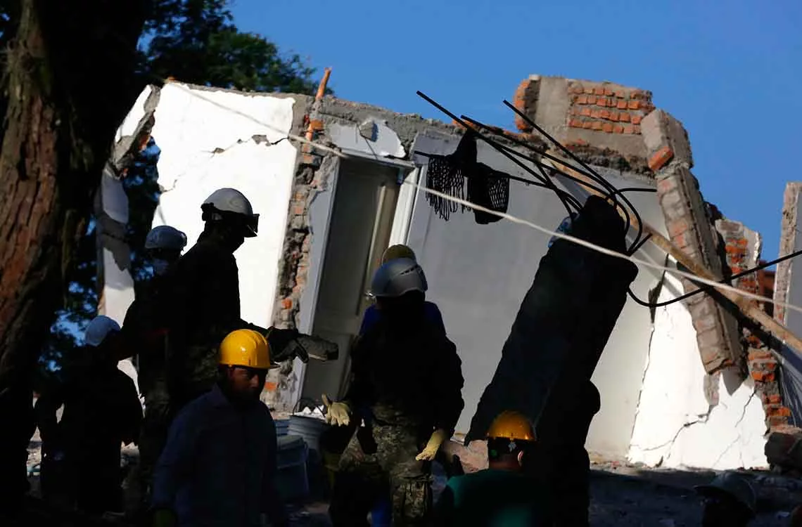 Sube a 169 el número de muertos y a 668 el de heridos por el terremoto en Colombia