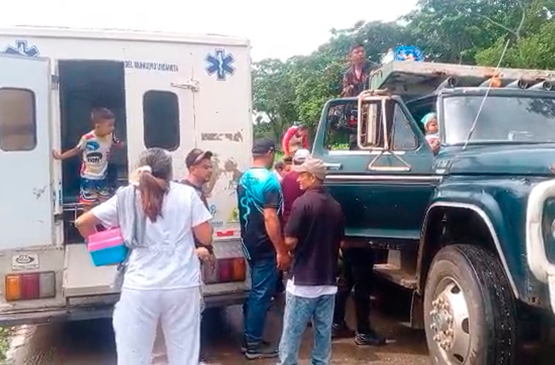 Crecida de la quebrada Urama obliga el uso de maquinaria pesada para emergencias médicas en Moroturo