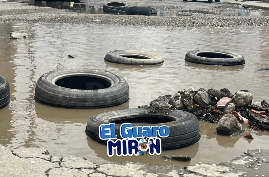 Guaro Mirón: en la calle 40 entre 30 y 31 no se circula, se navega
