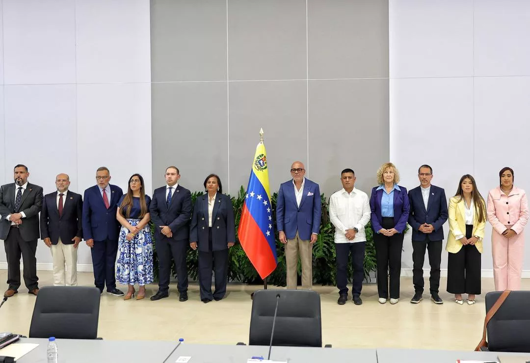 Asamblea Nacional de 2015 y la de 2025 estarán en sesión permanente hasta el 12 de agosto