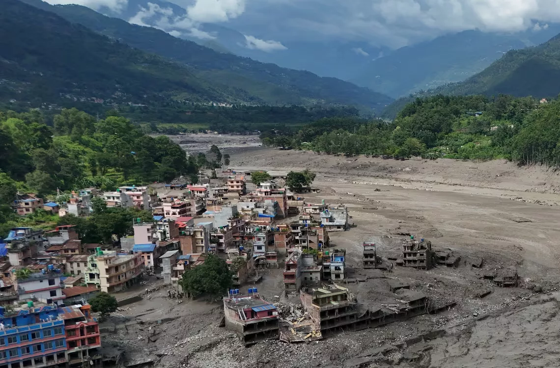Inundaciones en Nepal: ascienden a 270 los fallecidos tras crecida del río Bhotekoshi