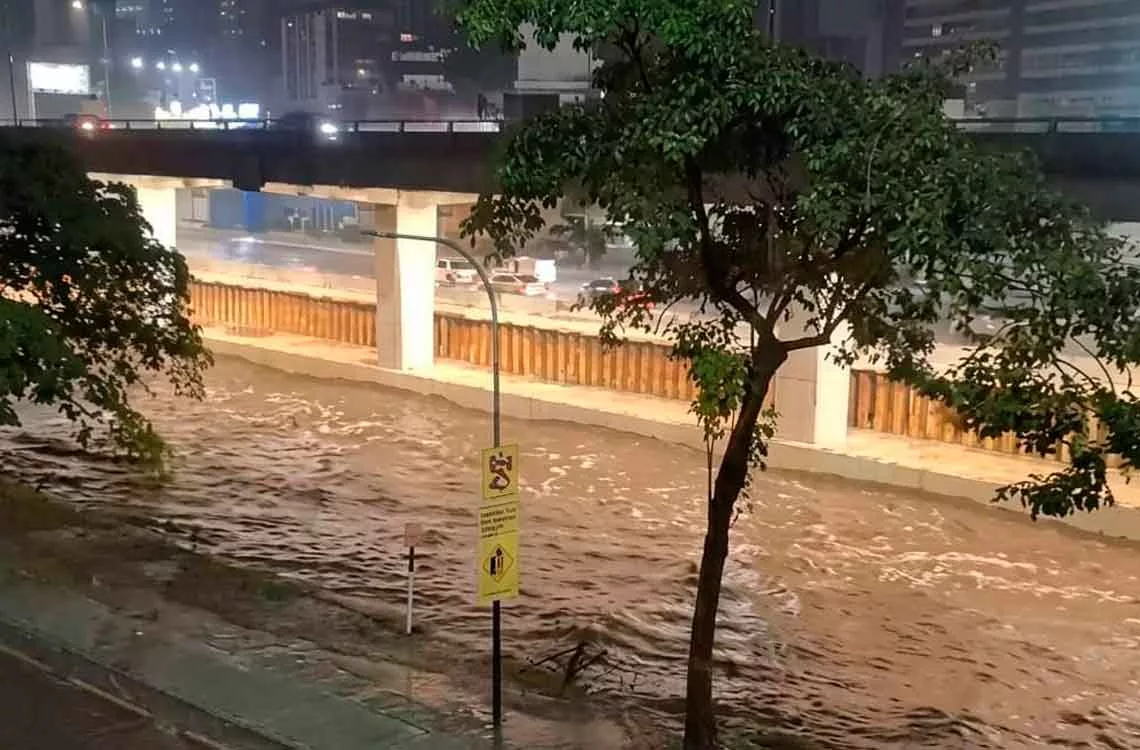 Mueren dos menores de edad tras fuertes lluvias en Caracas