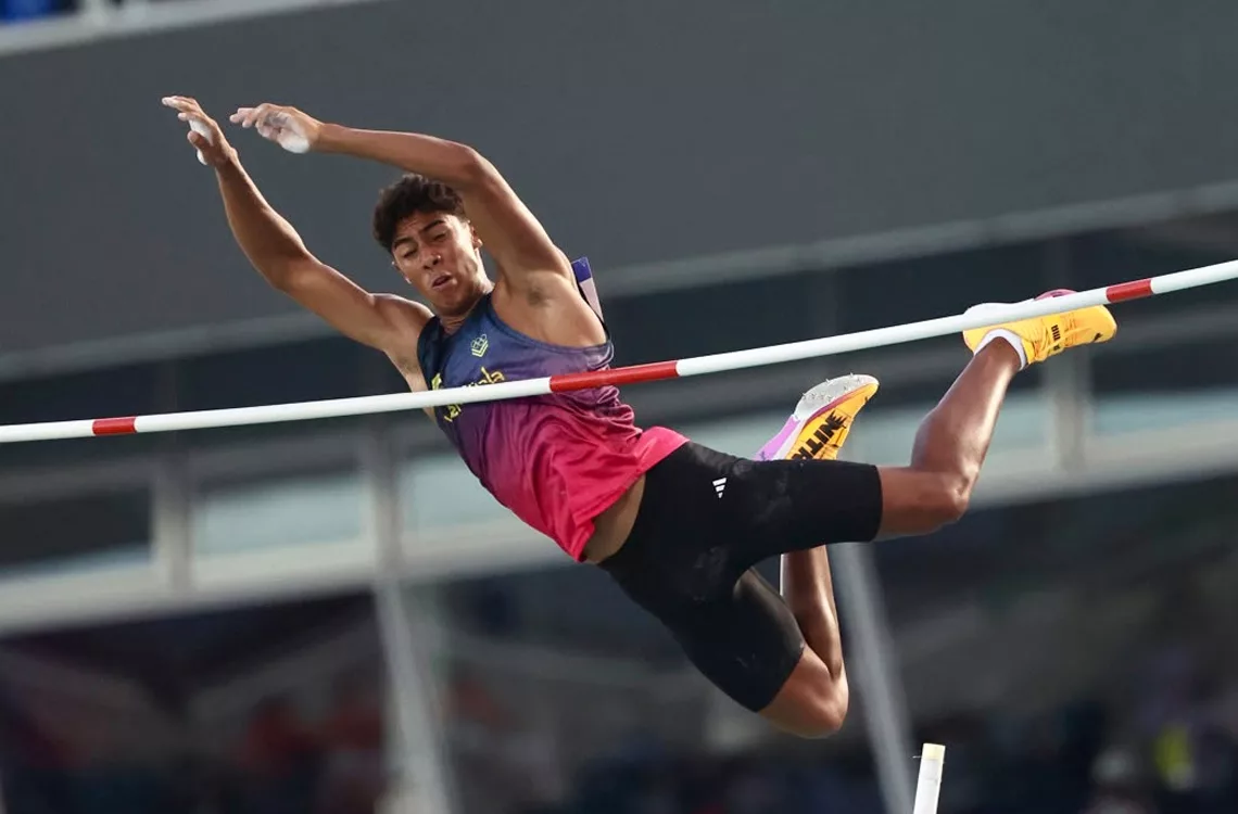 Ricardo Montes de Oca logra el oro en salto con garrocha en Santo Domingo