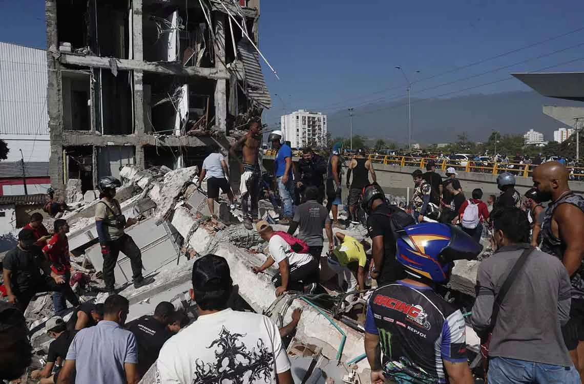 Al menos 20 muertos en Colombia tras terremoto de 7.4