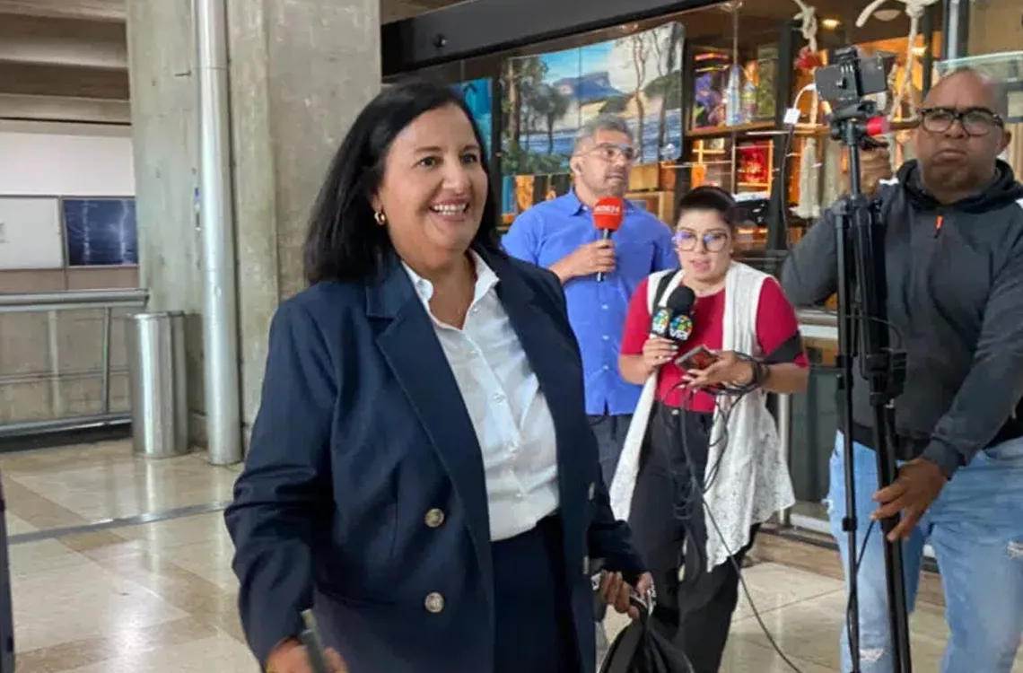 Tras su arribo al país, Dinorah Figuera reconoce el respaldo de EE. UU. a la transición política en Venezuela