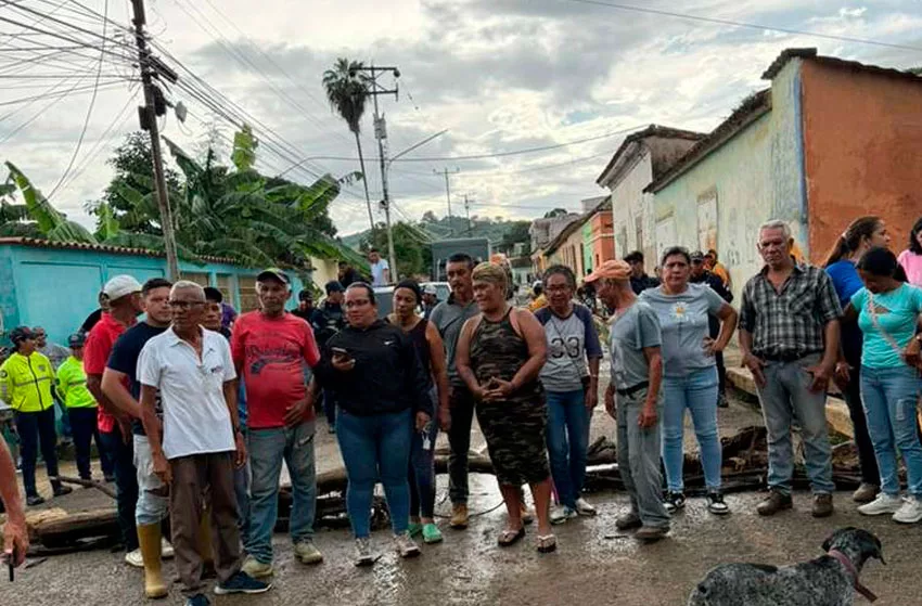 Línea Urdaneta suspende rutas este viernes en protesta por el deterioro vial