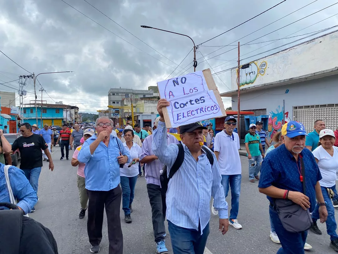 Vecinos de diferentes zonas de Barquisimeto protestaron contra los constantes cortes eléctricos