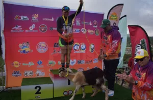Atletas de pavia ganan la Carrera del Chivo