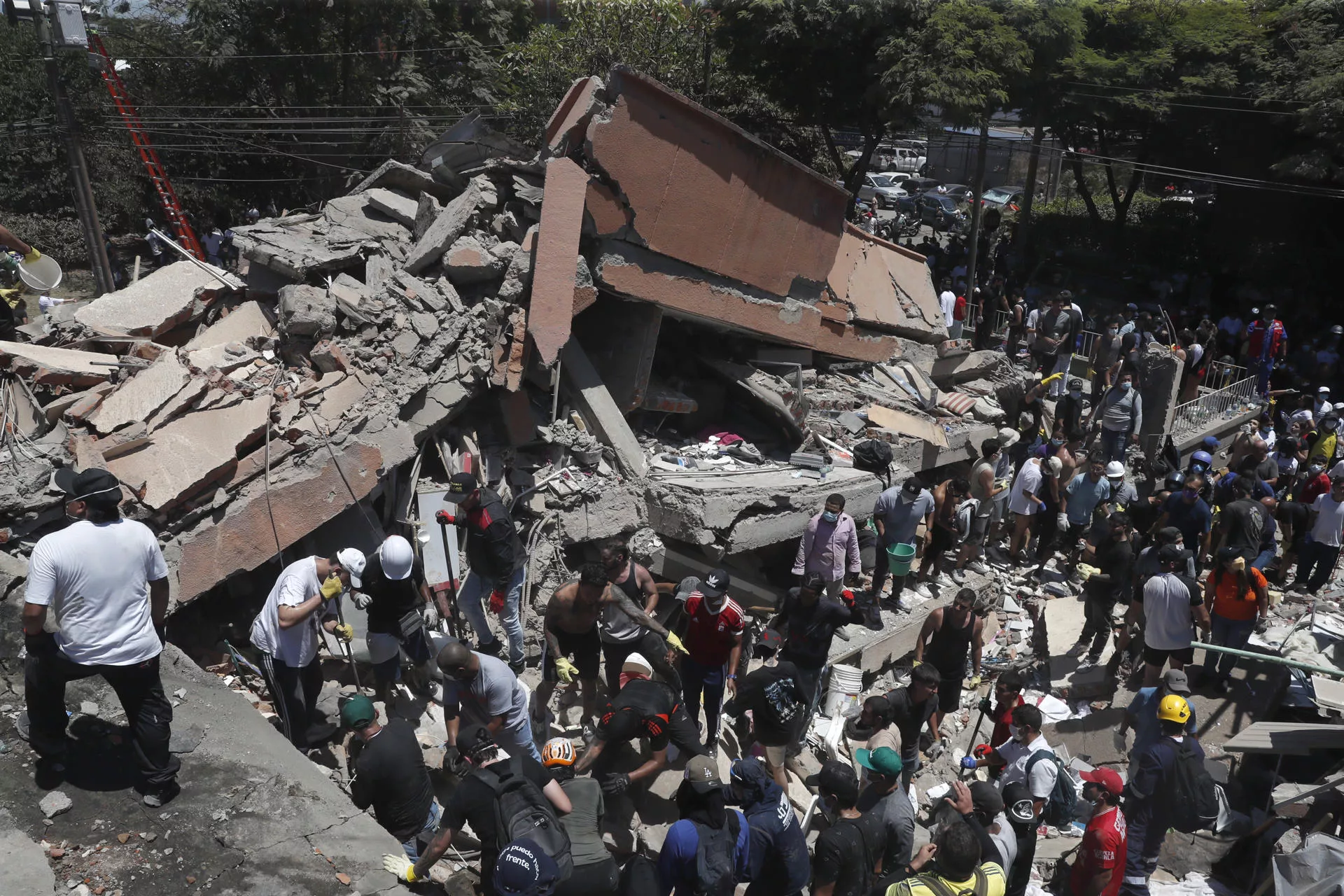 Gobierno de Venezuela ofrece rescatistas y ayuda humanitaria ante emergencia en Colombia