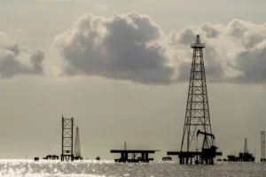 Donald Trump se reunirá con ejecutivos de refinerías tras acuerdo petrolero con Venezuela