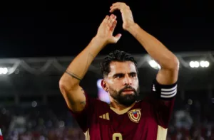 "El General" Tomás Rincón anuncia su retiro oficial del fútbol profesional