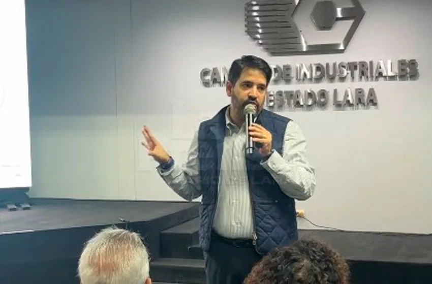Economistas: Empresas deben modernizar estrategias competitivas